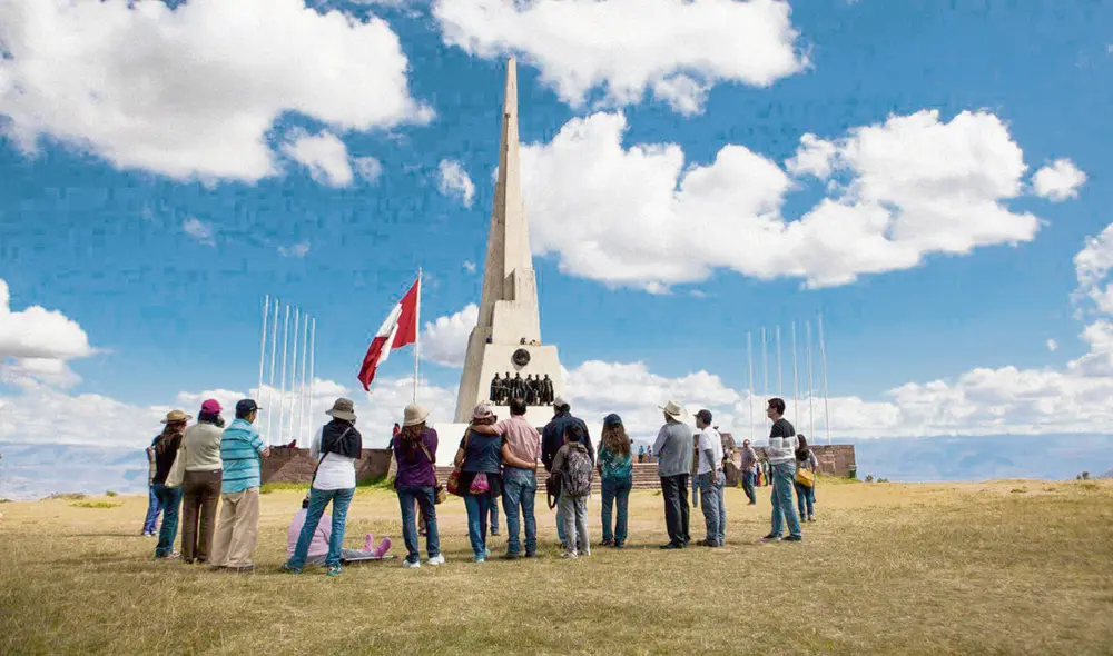 Atractivos. Entre los más visitados están las aguas turquesas de Millpu, la ciudad inca de Vilcashuamán y el santuario histórico de la Pampa de Ayacucho. Foto: difusión Atractivos. Entre los más visitados están las aguas turquesas de Millpu, la ciudad inca de Vilcashuamán y el santuario histórico de la Pampa de Ayacucho. Foto: difusión