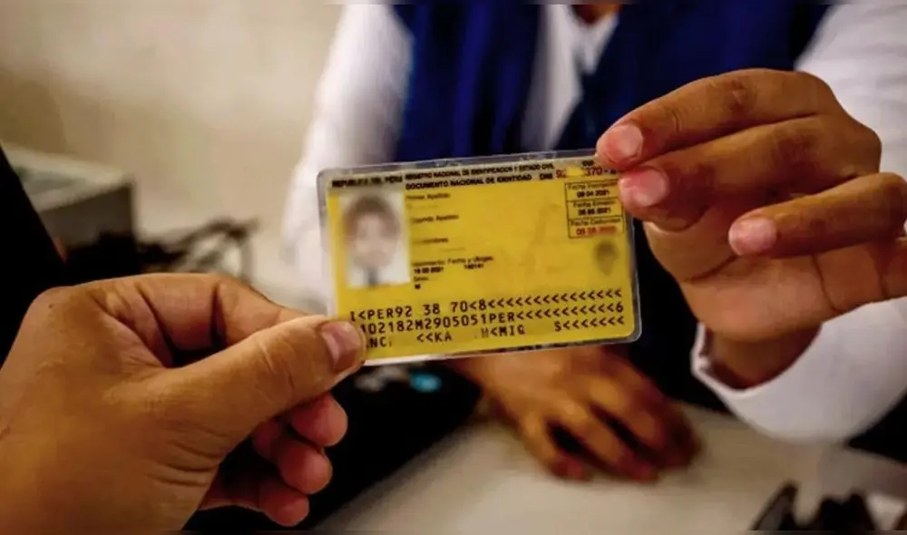 La Reniec comunicó que los ciudadanos que hayan cumplido la mayoría de edad pueden votar con su DNI amarillo en los comicios de este 2 de octubre. Foto: Panamericana La Reniec comunicó que los ciudadanos que hayan cumplido la mayoría de edad pueden votar con su DNI amarillo en los comicios de este 2 de octubre. Foto: Panamericana