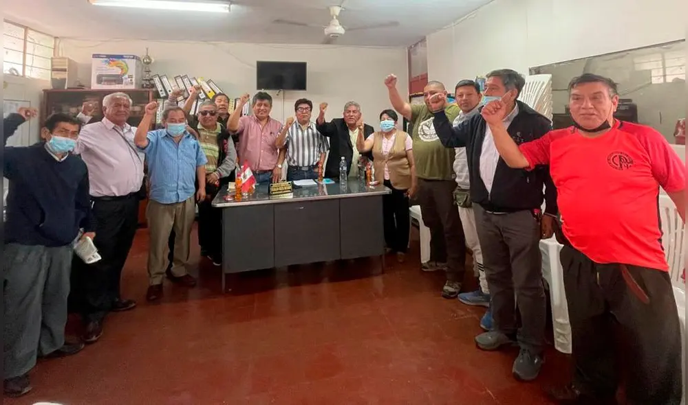 Los dirigentes del Sindicato de Comerciantes del Mercado Modelo exigieron al ayuntamiento defender los intereses de la mayoría. Foto: La República