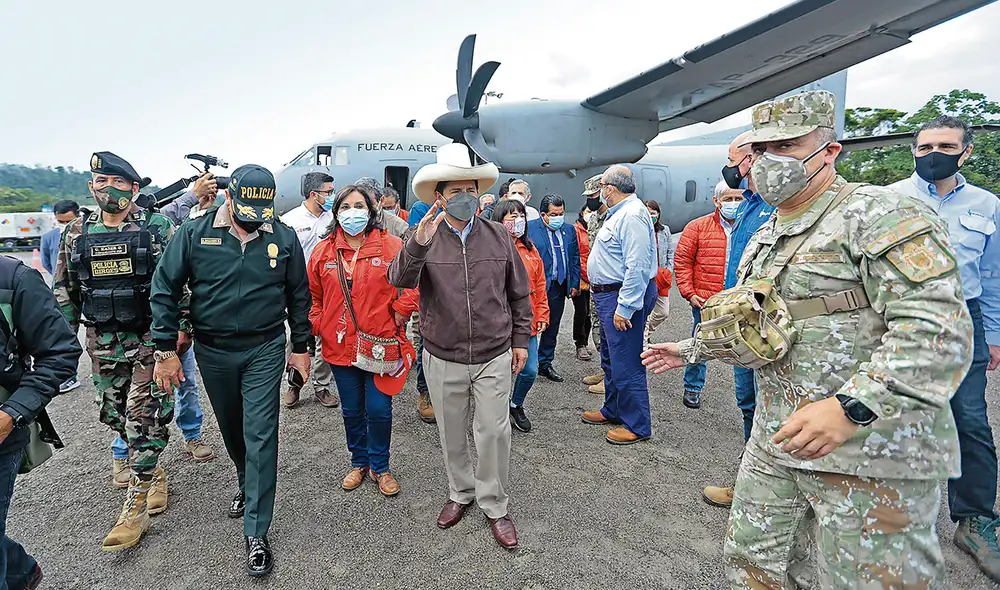 Irregular. La relación de pasajeros del vuelo presidencial la entrega Palacio de Gobierno. Foto: Sepres Irregular. La relación de pasajeros del vuelo presidencial la entrega Palacio de Gobierno. Foto: Sepres