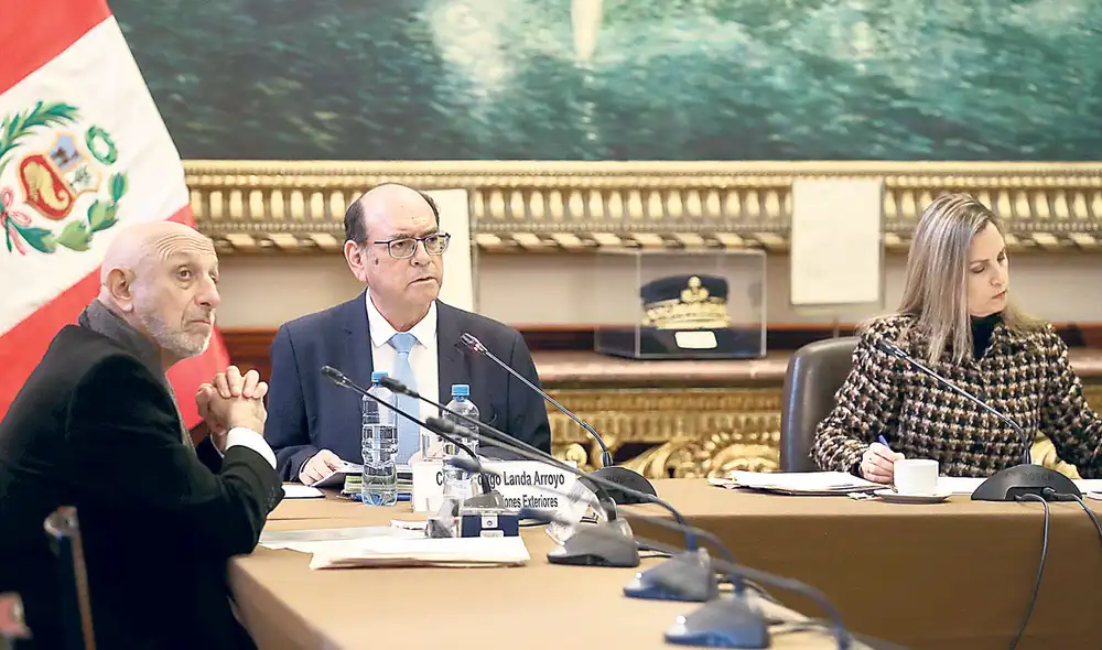 Desazón. César Landa se mostró desconcertado con ciertas aseveraciones de Alva. Foto: difusión Desazón. César Landa se mostró desconcertado con ciertas aseveraciones de Alva. Foto: difusión