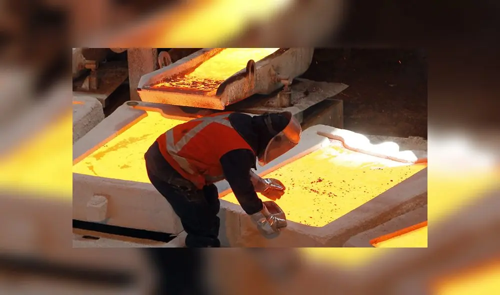 El valor las exportaciones minero metálicas en el primer bimestre registró una caída de 22,8%. Foto: EFE