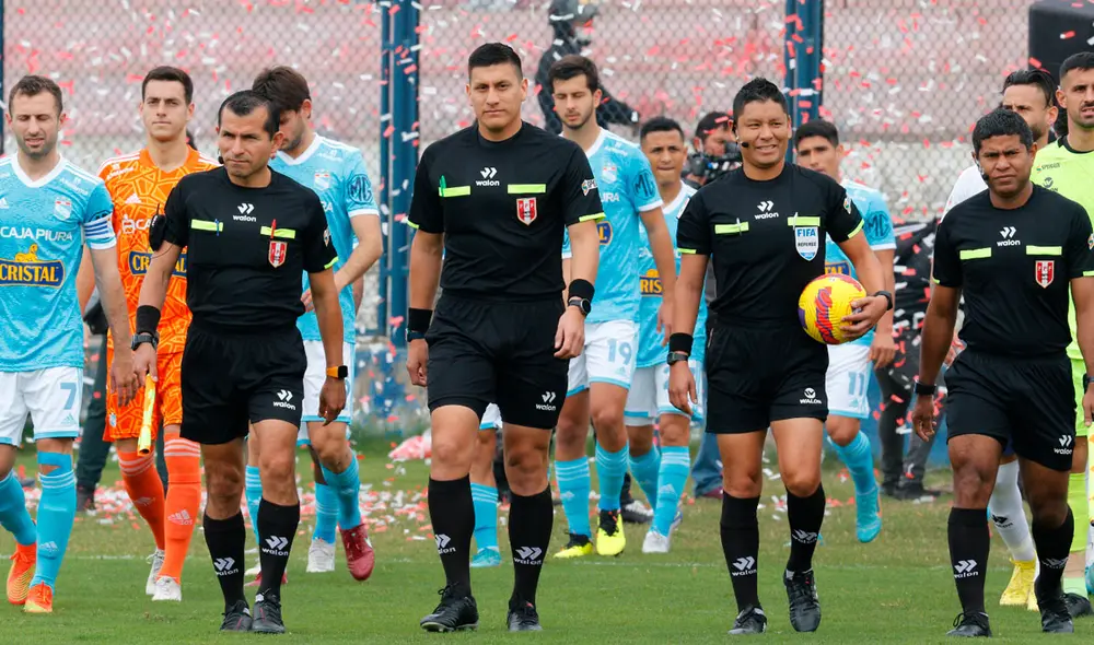Revisa cuánto perciben los árbitros del fútbol peruano. Foto: Luis Jiménez/Grupo La República Revisa cuánto perciben los árbitros del fútbol peruano. Foto: Luis Jiménez/Grupo La República