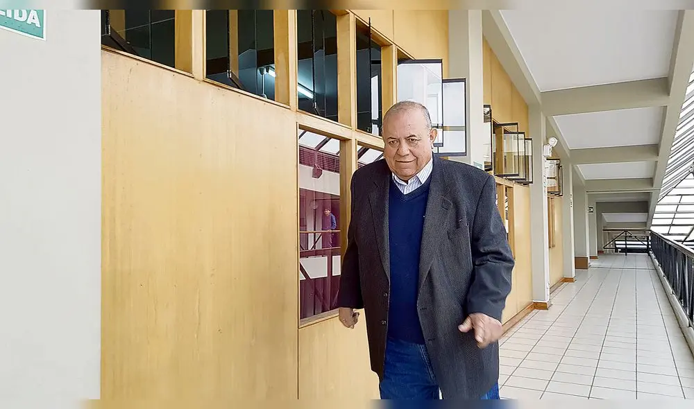 Grave. Según Fiscalía, Torres se ha reunido con familiares de coimputados y testigos de casos por los cuales se lo investiga. Foto: La República Grave. Según Fiscalía, Torres se ha reunido con familiares de coimputados y testigos de casos por los cuales se lo investiga. Foto: La República