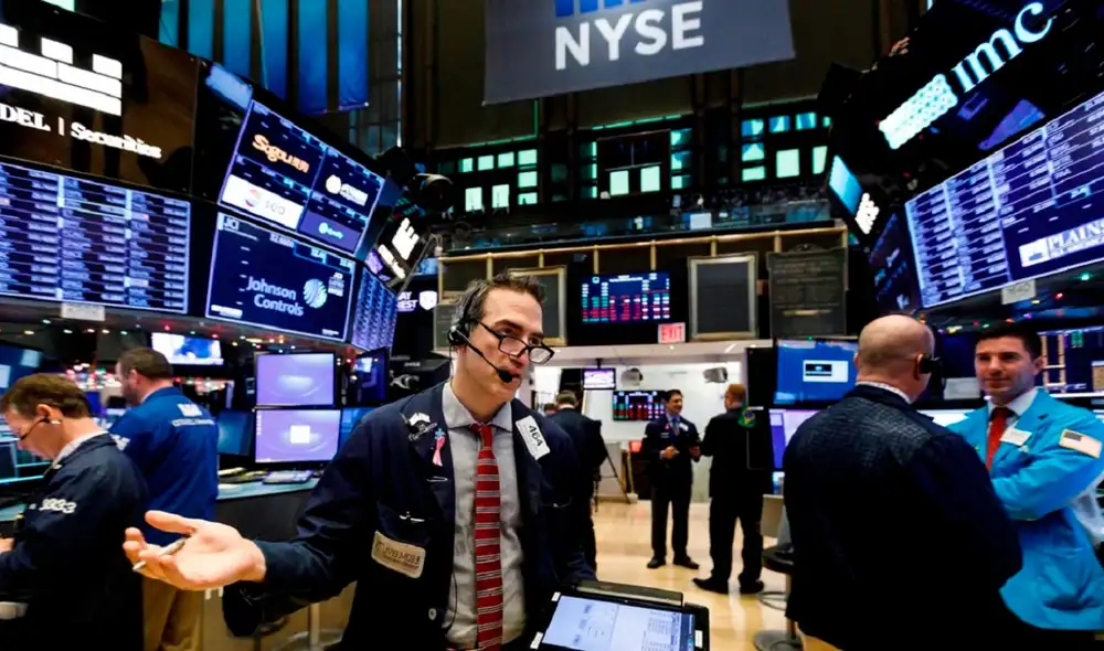 Wall Street mantiene sus acciones a la baja. Foto: EFE