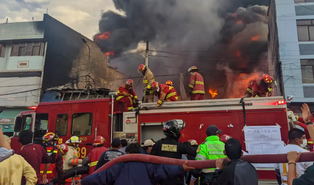 Bomberos de Cusco atienden emergencia. Foto: Jorddy Quispe/La República