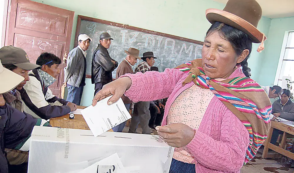 Expectativa. En las regiones donde el ganador de mañana no alcanza el 30% de los votos, debe haber una segunda vuelta. Foto: difusión Expectativa. En las regiones donde el ganador de mañana no alcanza el 30% de los votos, debe haber una segunda vuelta. Foto: difusión
