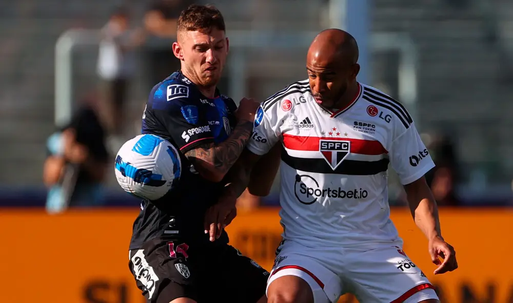 IDV y Sao Paulo juegan en el estadio Mario Alberto Kempes. Foto: EFE