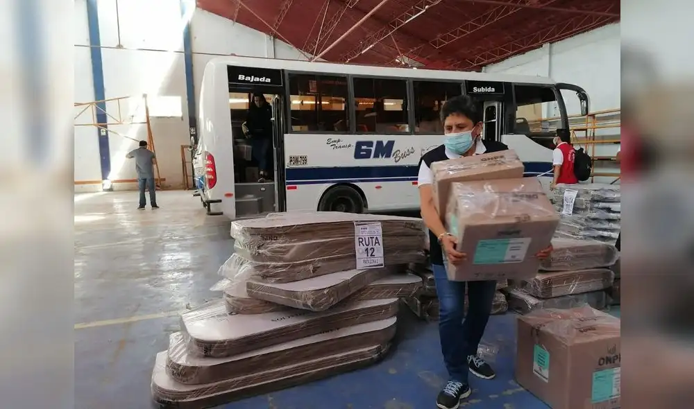 Iniciaron distribución del material la mañana de este viernes 30 de septiembre. Foto: ODPE Piura