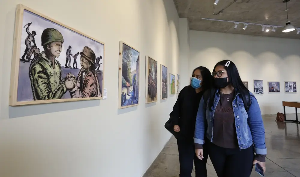 Mirada. Cuadros “Manan qonqanichu” y “La Leva”. Abajo, sala de exposición. Foto: difusión Mirada. Cuadros “Manan qonqanichu” y “La Leva”. Abajo, sala de exposición. Foto: difusión