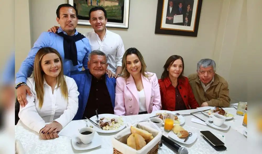 César Acuña compartió desayuno electoral con sus hijos y hermanos. Foto: J. Mendoza/La República