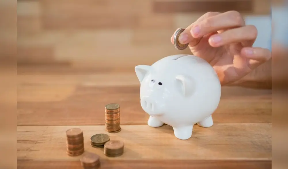 Debes ahorrar en la misma moneda en la que recibes tu sueldo. Foto: Frepik