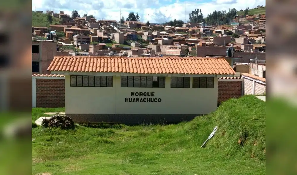 Por orden del fiscal, el cuerpo fue llevado a la morgue. Foto: La República Por orden del fiscal, el cuerpo fue llevado a la morgue. Foto: La República