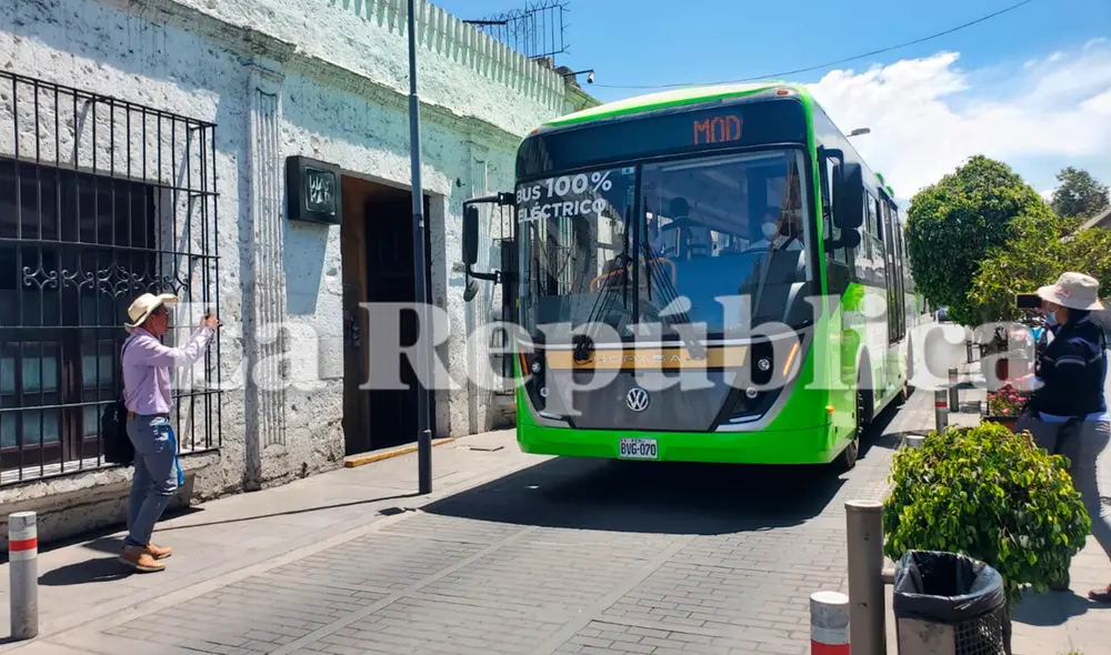 Se tiene previsto que bus acepte el pago del pasaje con cualquier tarjeta débito. Foto: La República Se tiene previsto que bus acepte el pago del pasaje con cualquier tarjeta débito. Foto: La República