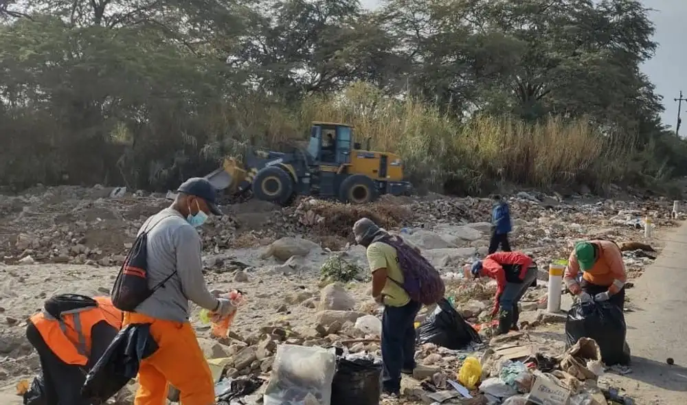 Trabajadores recogieron miles de kilos de basura en Morropón. Foto: MPM