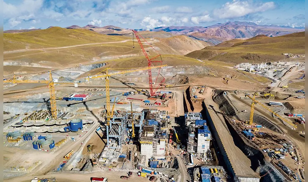 solicitud. Agua es para operaciones de Quellaveco. Minera usará agua contaminada y devolverá líquido limpio de su represa.