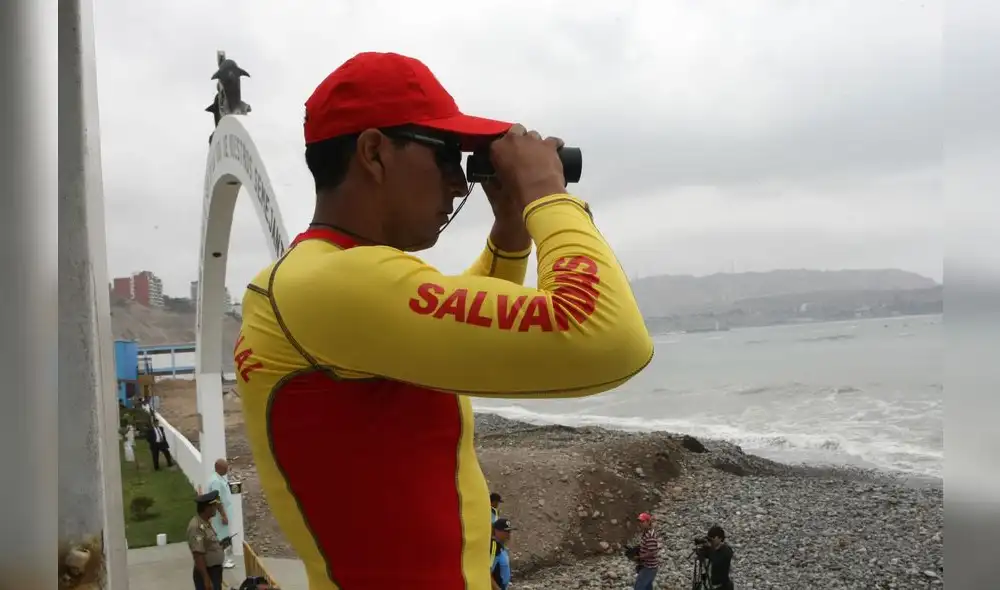 Empresarios peruanos y españoles estafaron a compatriotas con certificados falsos de socorristas. Foto: Andina