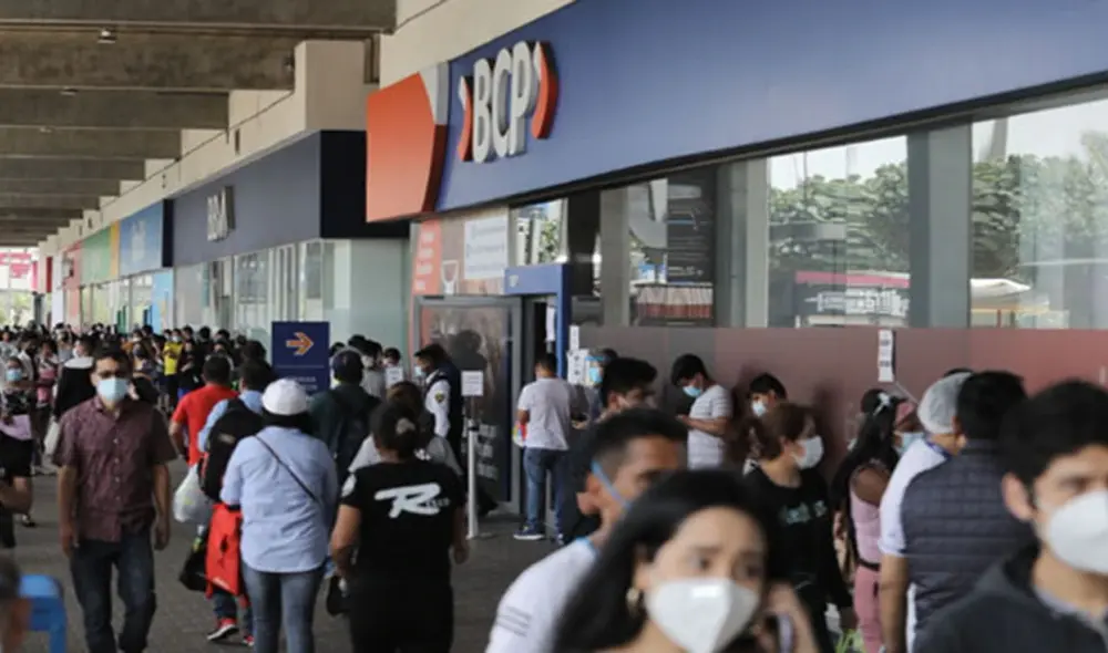 Conoce todos los horarios para este feriado largo. Foto: La República Conoce todos los horarios para este feriado largo. Foto: La República