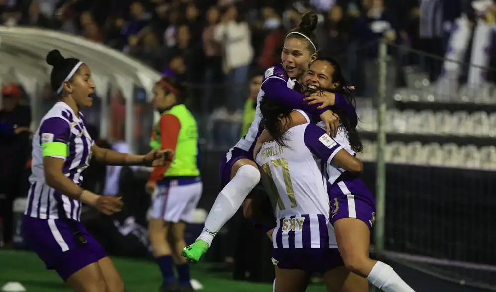 Las blanquimoradas consiguieron el bicampeonato tras vencer a Mannucci en Matute. Foto: Liga Femenina