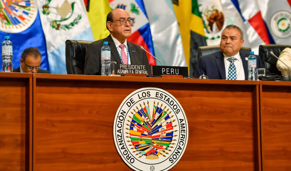 Landa comunicó a sus homólogos y jefes de la delegación que esta Asamblea General de OEA debe invitar a “reflexionar y a actuar de inmediato para contener y revertir la profundización de las brechas sociales”. Foto: Cancillería Landa comunicó a sus homólogos y jefes de la delegación que esta Asamblea General de OEA debe invitar a “reflexionar y a actuar de inmediato para contener y revertir la profundización de las brechas sociales”. Foto: Cancillería