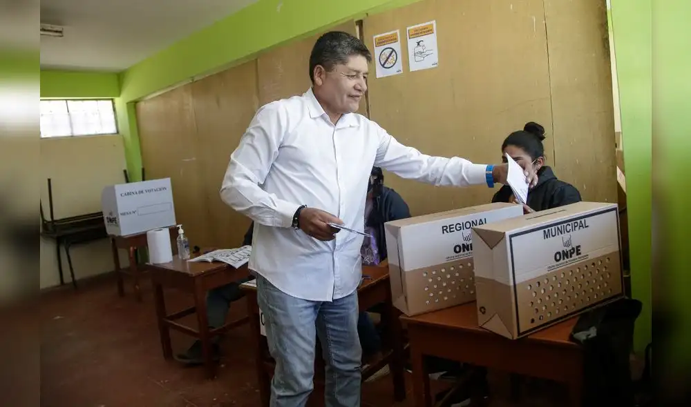 Poco apoyo. Próximo alcalde de Arequipa Víctor Hugo Rivera tuvo 15.83 % de votos válidos. Foto: Rodrigo Talavera/ LR