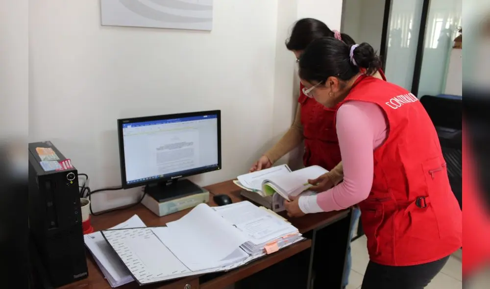 Peritos de la CGR revisaron el contrato de la comuna con el postor. Foto: CGR