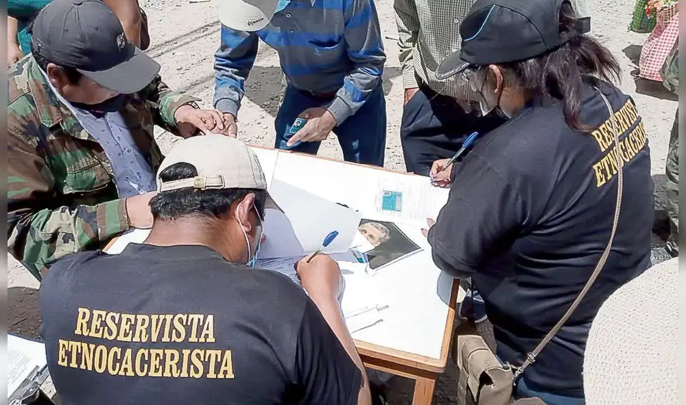 Respaldo.  Bases de Puno recolectan firmas para Humala.