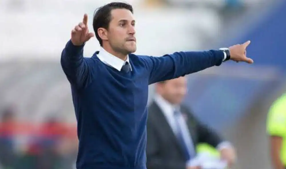 El español estaría lejos de venir a Perú para dirigir a Alianza Lima. Foto: Fútbol como cancha-oficial/Twitter