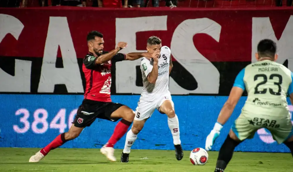 Alajuelense no aprovechó su localía y empató de local. Foto: Twitter Deportivo Saprissa Alajuelense no aprovechó su localía y empató de local. Foto: Twitter Deportivo Saprissa