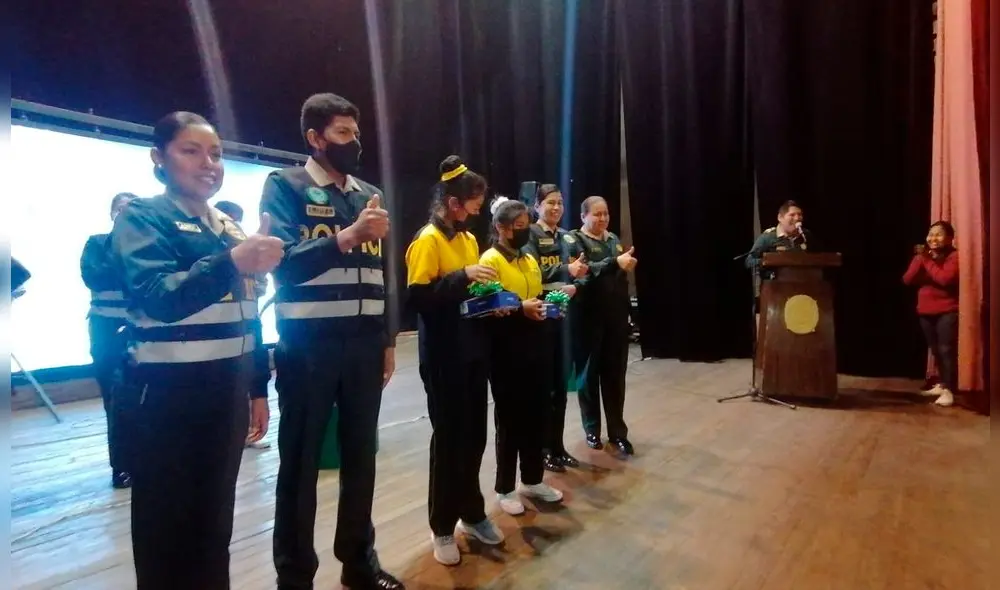 Escolares reconocidas. Escolares reconocidas.