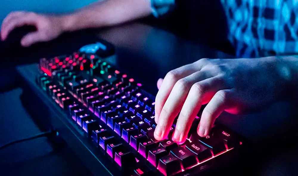 Muchos teclados mecánicos son retroiluminados. Foto: TecMundo