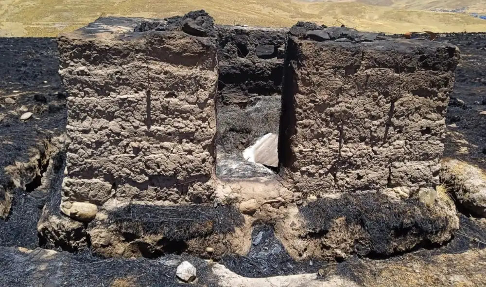 Vivienda afectada por incendio forestal en Espinar. Foto: Erix Chino.