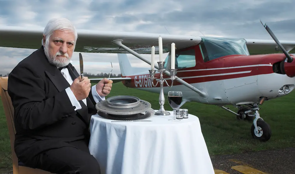 Michel Lotito era reconocido por comer cristales, metal, madera y plásticos. Foto: Guinnes World Records.