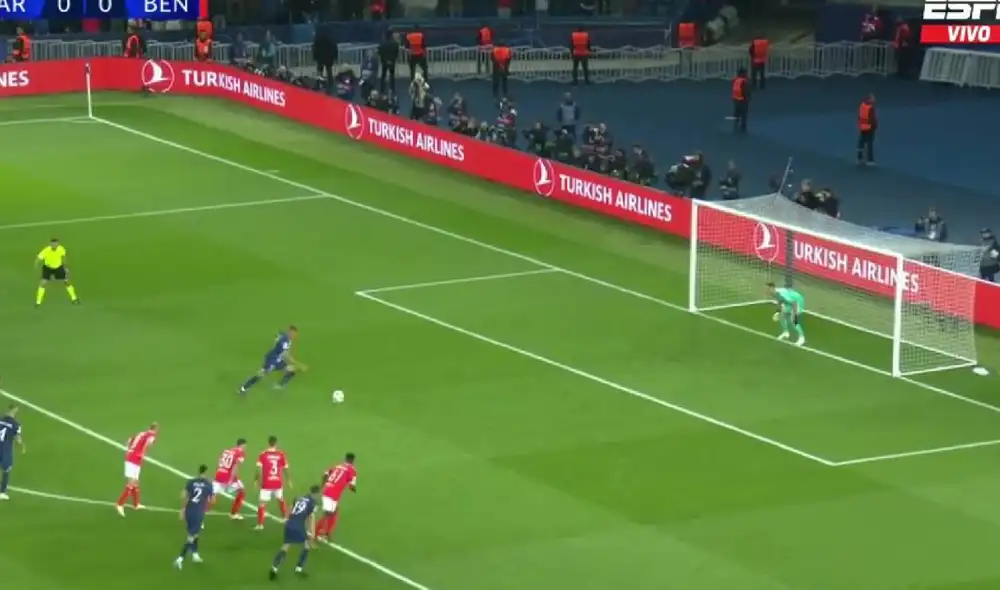 Mbappé marcó el primero ante el Benfica. Foto: captura ESPN Mbappé marcó el primero ante el Benfica. Foto: captura ESPN