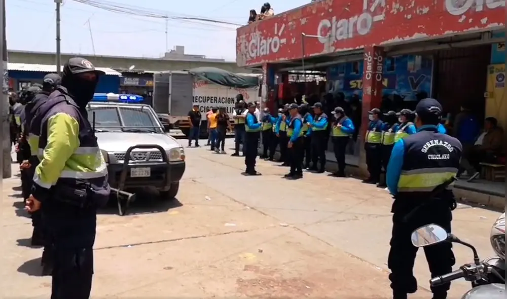 Unos 80 serenos de la MPCh participaron en este operativo. Foto: captura de video/Tvi Noticias