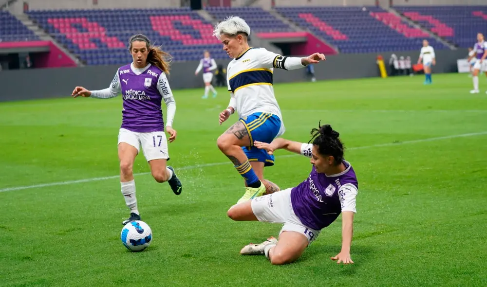 El partido entre Boca Juniors y Defensor Sporting se detuvo en el primer tiempo por intensas lluvias. Foto: Boca Juniors El partido entre Boca Juniors y Defensor Sporting se detuvo en el primer tiempo por intensas lluvias. Foto: Boca Juniors