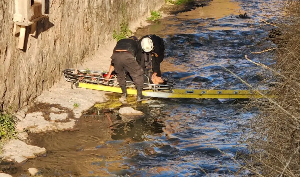 Rescatan a varón que cayó al río Huatanay en Cusco. Foto: PNP
