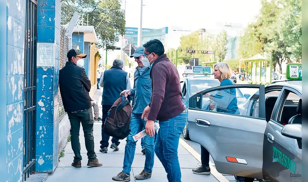 Padres aún no van a morgue. Foto: La República Padres aún no van a morgue. Foto: La República