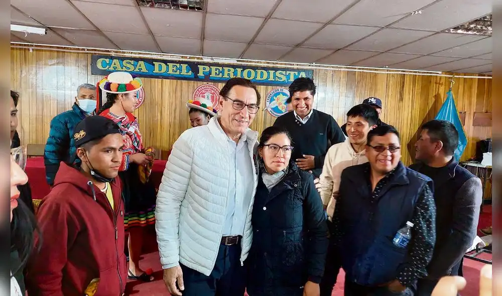 Gira. Expresidente Martín VIzcarra, está de paso por Puno. Foto: La República Gira. Expresidente Martín VIzcarra, está de paso por Puno. Foto: La República