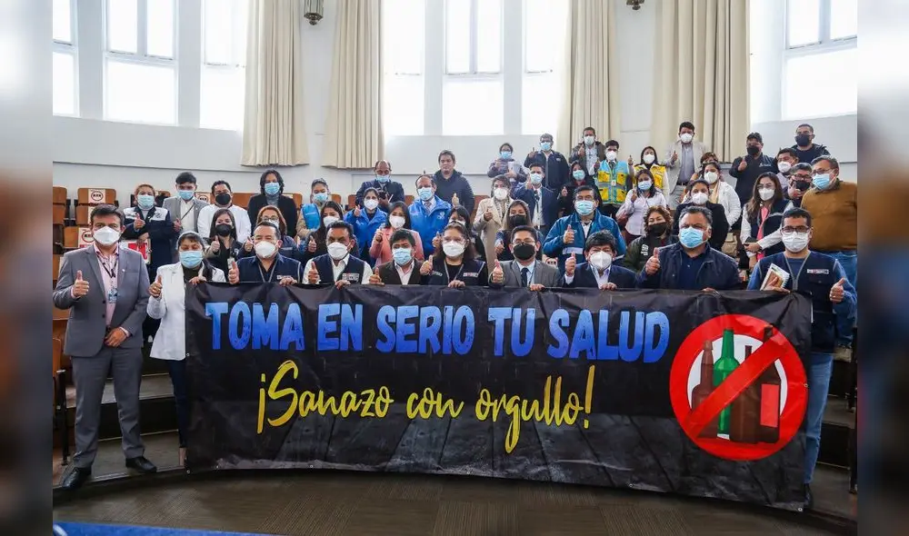 Representantes municipales y del Minsa se reunieron para abordar problemática de la intoxicación por metanol. Foto: Twitter/Ministerio de Salud Representantes municipales y del Minsa se reunieron para abordar problemática de la intoxicación por metanol. Foto: Twitter/Ministerio de Salud