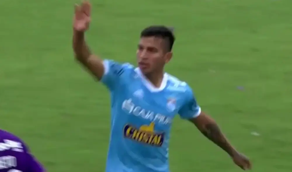 Martín Távara anotó doble doblete y se convierte en el héroe del partido. Foto: captura GolPerú