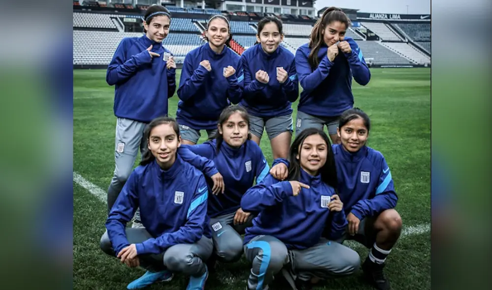 Jugadoras de la división de menores de fútbol femenino del club blanquiazul sueñan con jugar en las ligas mayores. Foto: Antonio Melgarejo/La República