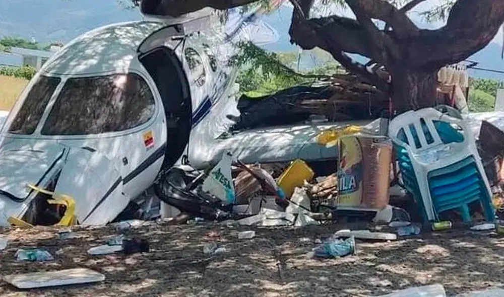 El accidente ocurrió a las 11.00 de la mañana cuando el avión se estrelló contra un árbol. Foto: Revista Semana