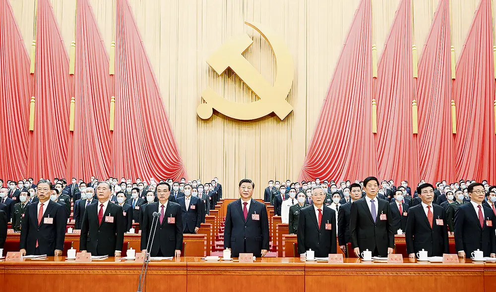Cónclave. Xi Jinping (centro) y miembros del Comité Permanente del Buró Político del Comité Central del PCCh. Foto: EFE