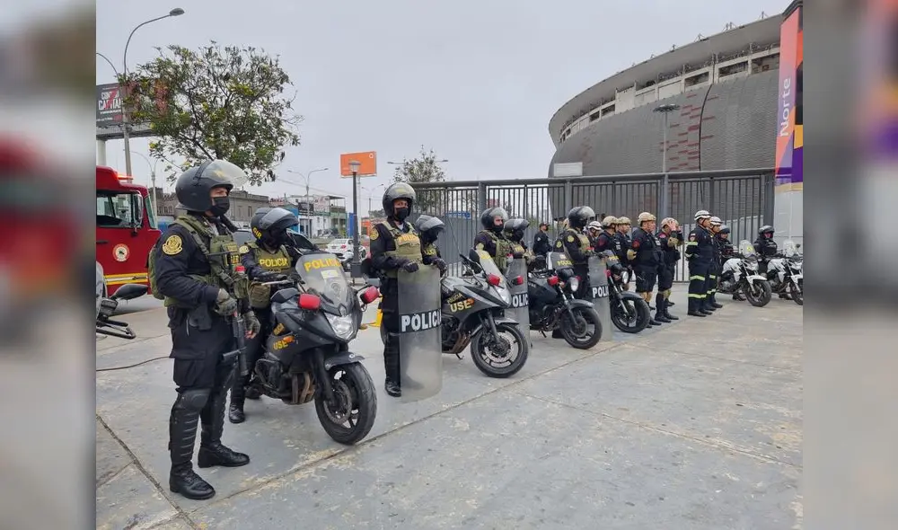 La PNP ha implementado un plan a fin de resguardar la seguridad de los asistentes. Foto: Deysi Portuguez / URPI-LR