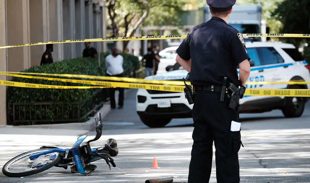 "Trataron de reanimarlo en la ambulancia, pero no tenía función cerebral, se fue", expresó la madre de la víctima. Foto: AFP