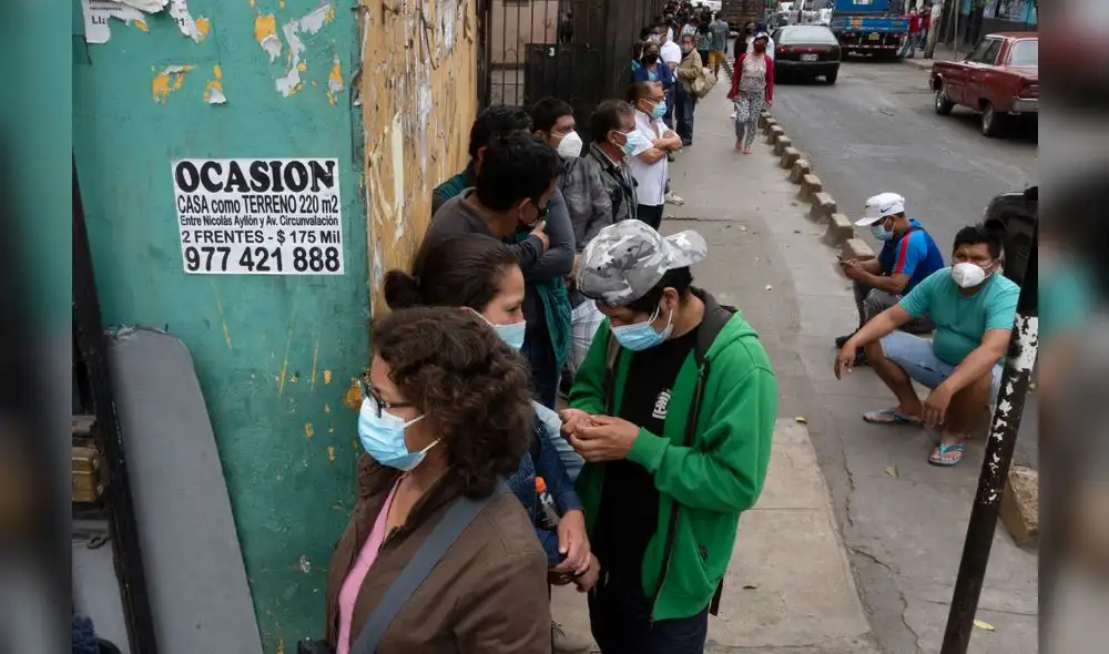 Según los últimos datos notificados por los países a la OMS, las muertes por SARC-CoV2 han bajado a un nivel comparable al inicio de la pandemia. Foto: AFP Según los últimos datos notificados por los países a la OMS, las muertes por SARC-CoV2 han bajado a un nivel comparable al inicio de la pandemia. Foto: AFP