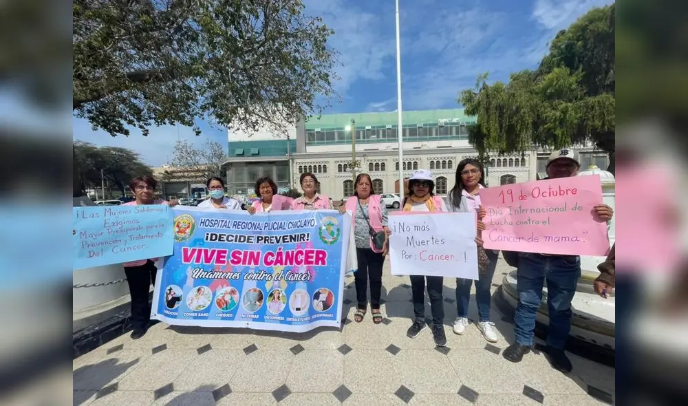 Se realizó campaña de concientización en la plazuela Elías Aguirre. Foto: Rosa Quincho/URPI-LR Se realizó campaña de concientización en la plazuela Elías Aguirre. Foto: Rosa Quincho/URPI-LR