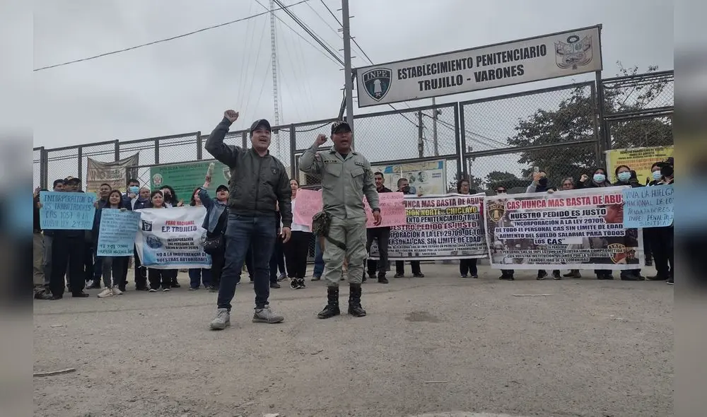 A una sola voz pidieron estabilidad laboral y nivelación de sueldos. Foto: La República A una sola voz pidieron estabilidad laboral y nivelación de sueldos. Foto: La República