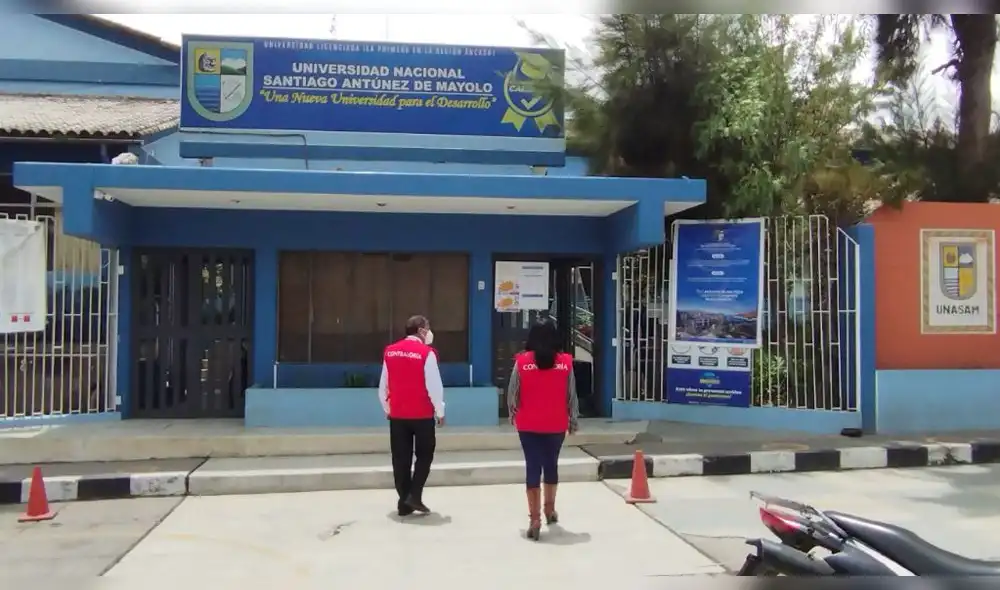 Auditores de la Contraloría detectaron que trabajadores de la Unasam no depositaron cobros a estudiantes. Foto: Contraloría.